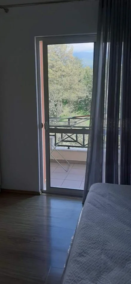 Tirane, jepet me qera apartament 2+1 Kati 3, 500 € (pjeter budi)