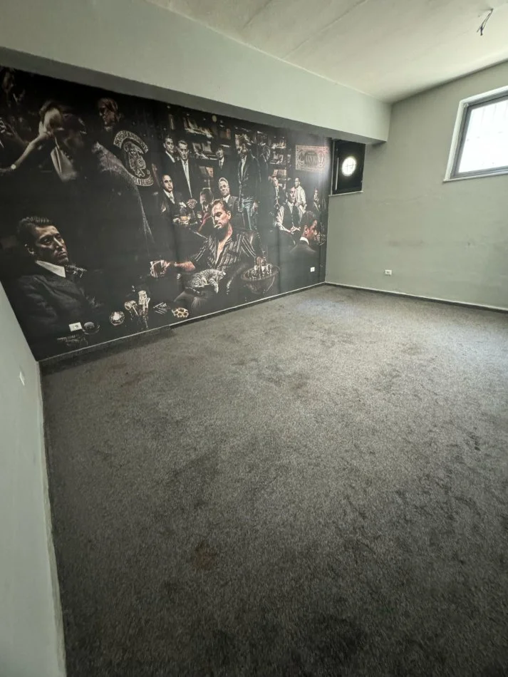 Tirane, jepet me qera ambjent biznesi Kati 0, 110 m² 700 € (Mine Peza)