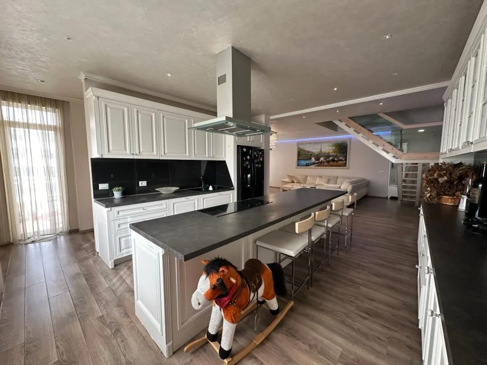 Durres, shitet apartament duplex Dublex Kati 5, 200 m² 200,000 € (durres)