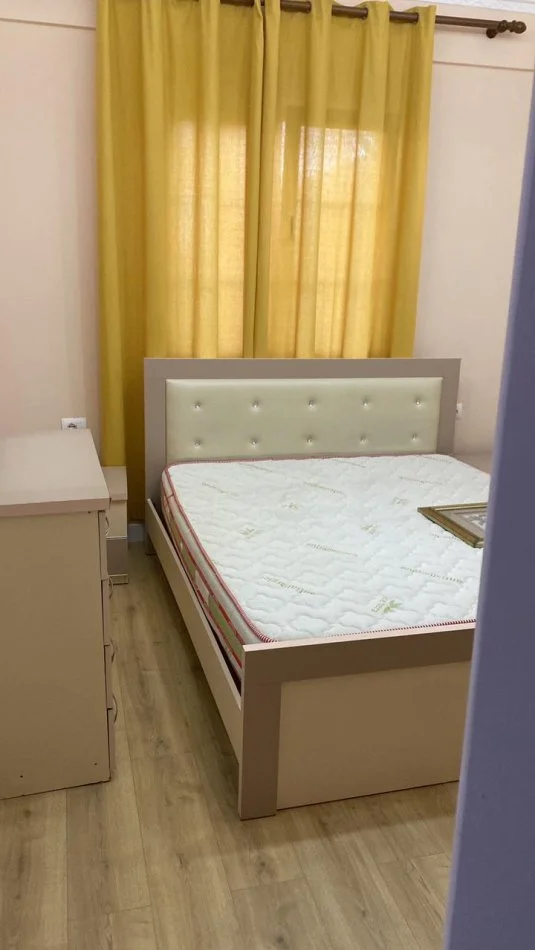 Tirane, jepet me qera apartament 1+1 Kati 1, 60 m² 400 € (Porcelan,Rr Filip Shiroka,Shkolla Mrekullia)