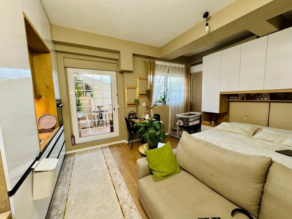 Tirane, shitet garsonier 1+1 Kati 0, 42 m² 65.000 € (Ali Demi)