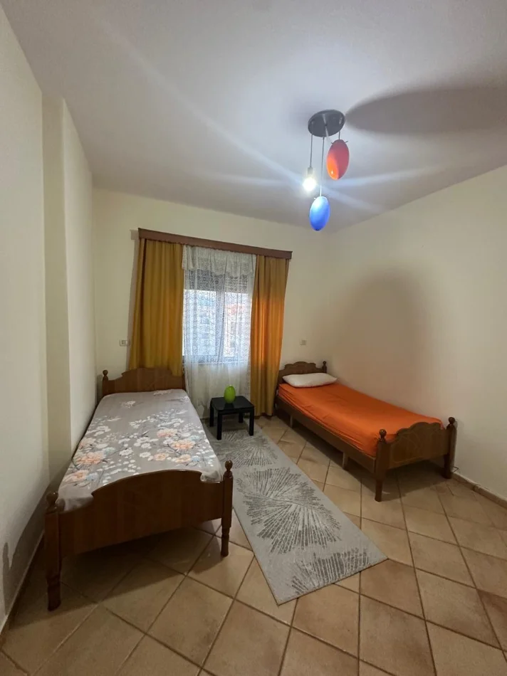 Tirane, jepet me qera apartament 2+1 Kati 7, 105 m² 400 € (Rruga Astrit Losha)