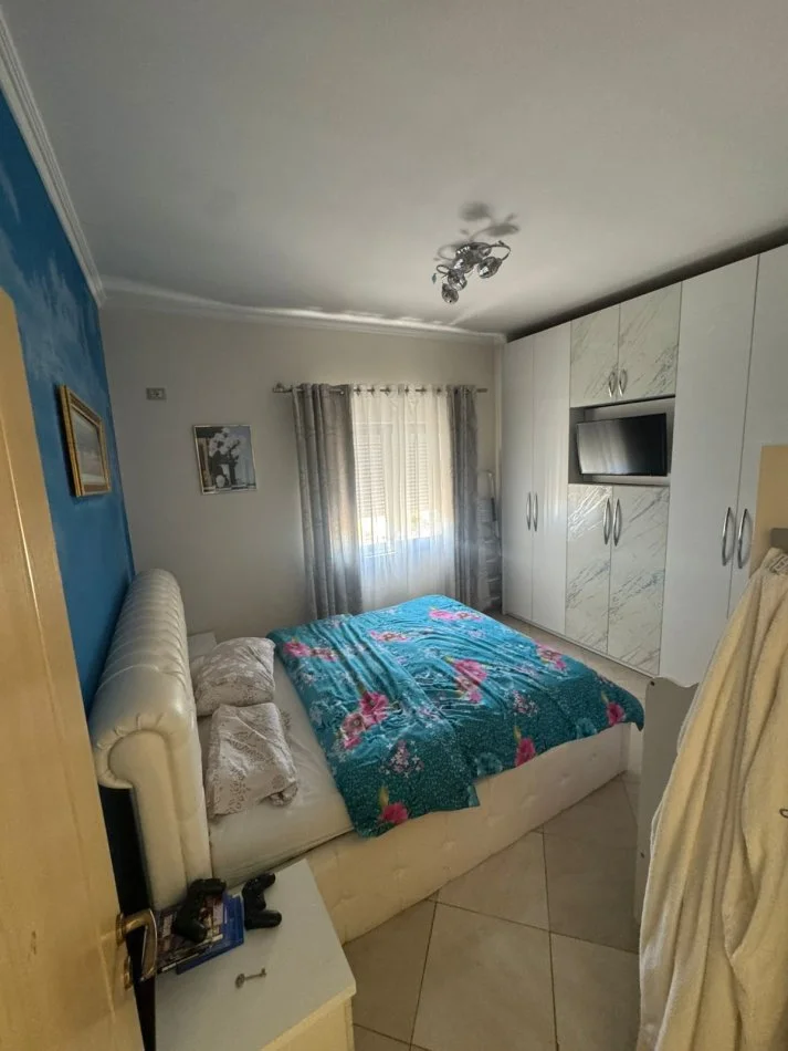 Tirane, jepet me qera apartament 1+1 , 135.000 € (Fresk,Rruga Dajtit)