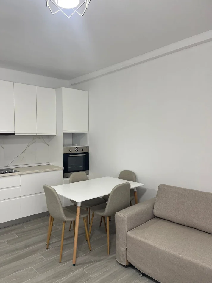 Tirane, jap me qera apartament 3+1+Ballkon Kati 2, 120 m² 550 € 