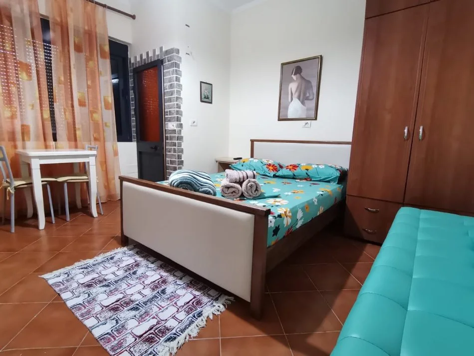 Tirane, jepet me qera garsonier Kati 1, 40 m² 350 € (5Maj)