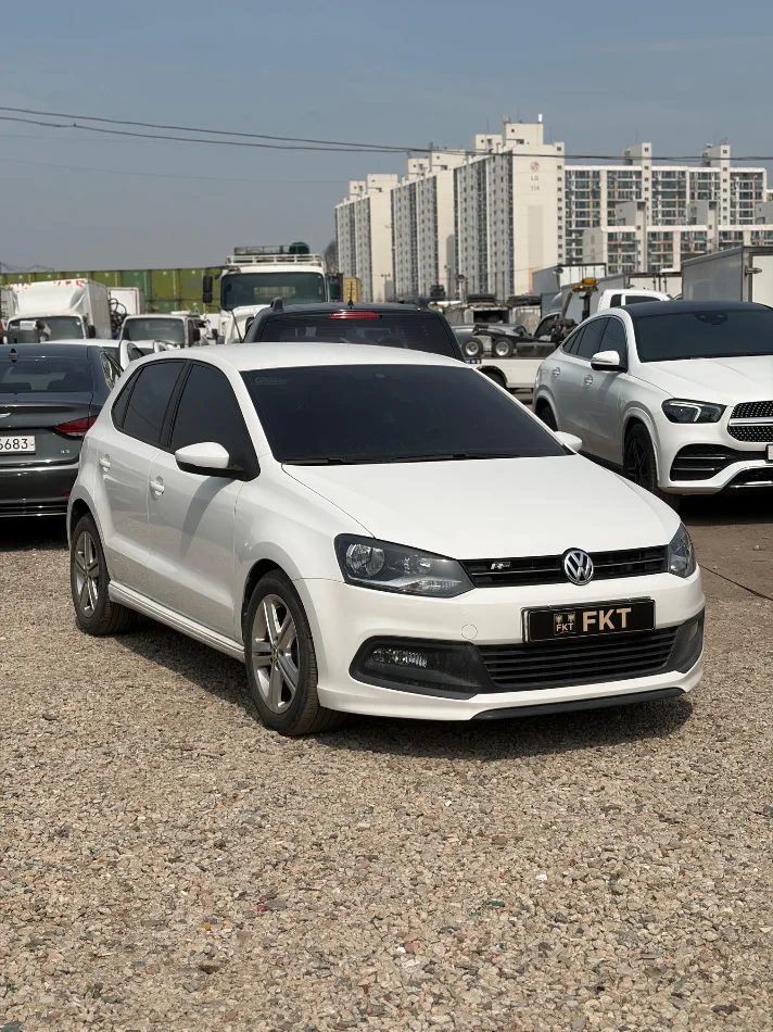 Durres, shitet makine Volswagen Polo Nafte, automatik 198.000 km