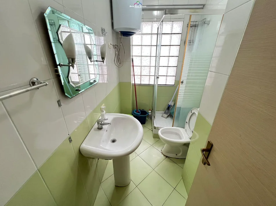 Tirane, jepet me qera apartament 2+1 Kati 5, 70 m² 520 € (Jordan Misja)