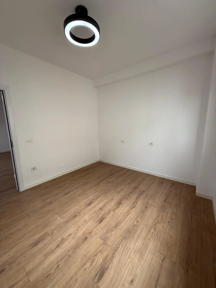 Tirane, shitet apartament 2+1 , 92 m² 175.000 € (Eleonora)
