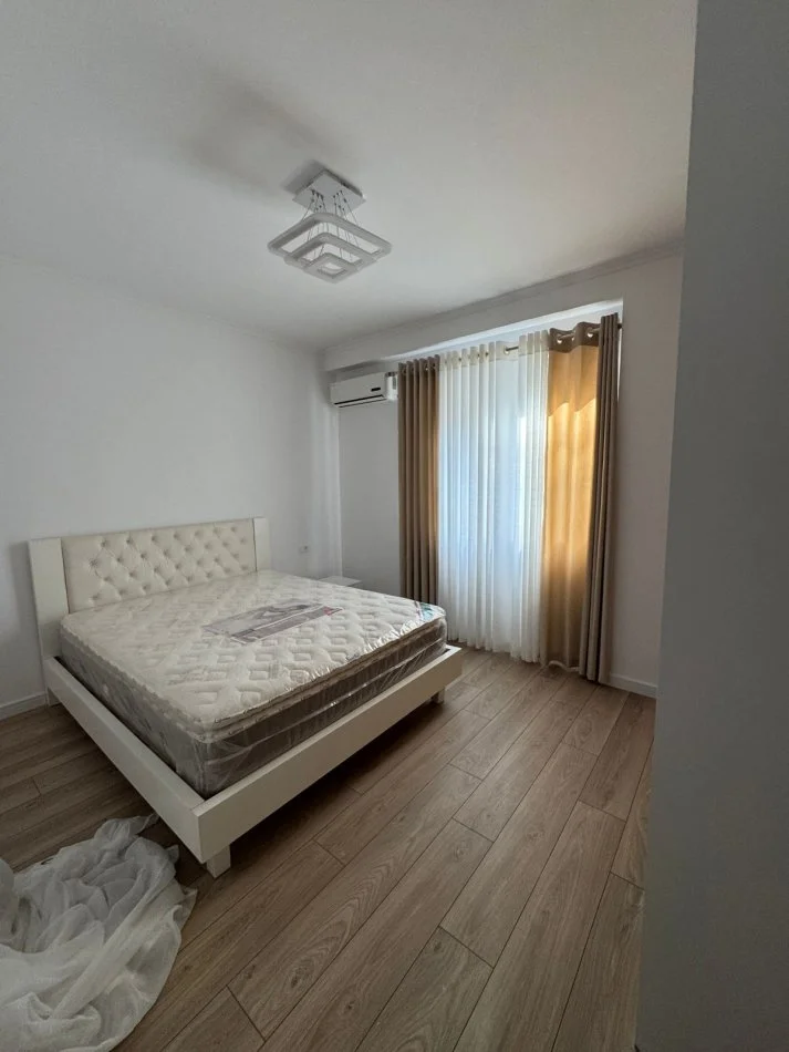 Tirane, jepet me qera apartament 2+1+Ballkon Kati 1, 85 m² 800 € (Kodra e Diellit)