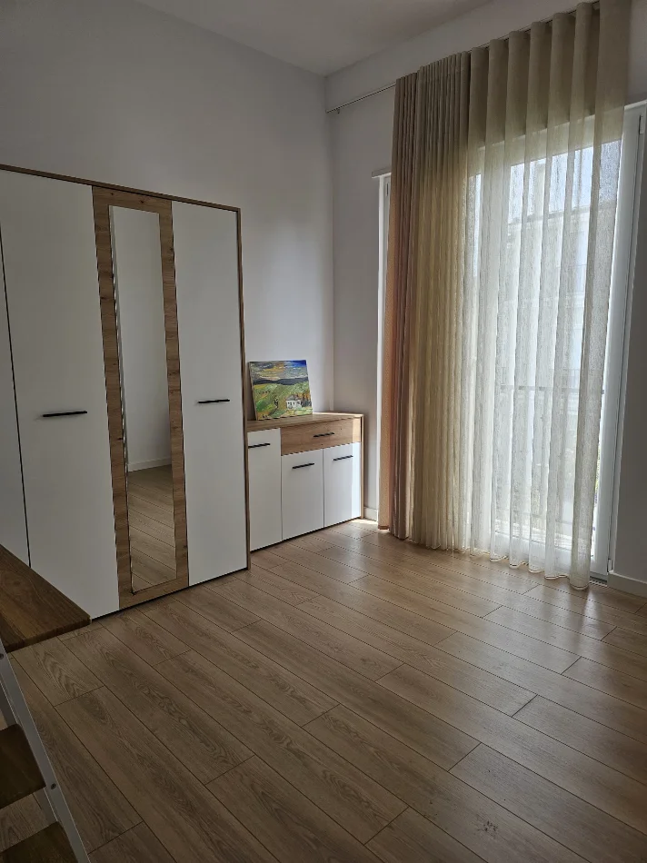 Tirane, jepet me qera Vile 3 Katshe , 170 m² 2.500 € (Vila Lule,TEG)