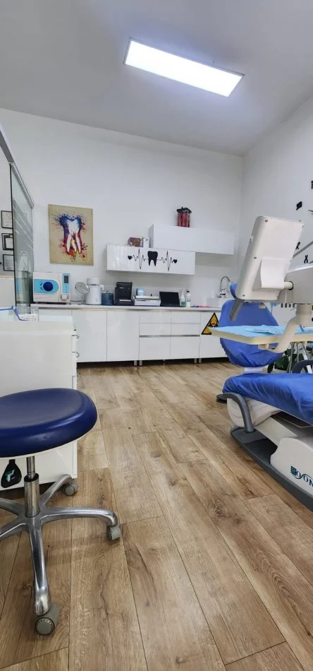 Tirane, shitet ambjent biznesi Kati 0, 35 m² (Komuna Parisit)