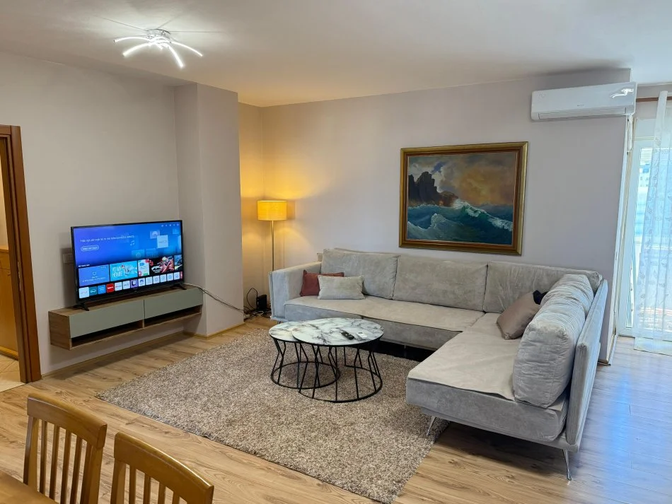 Tirane, jepet me qera apartament 1+1 Kati 10, 57 m² 600 € (Perballe Ambasades Amerikane)