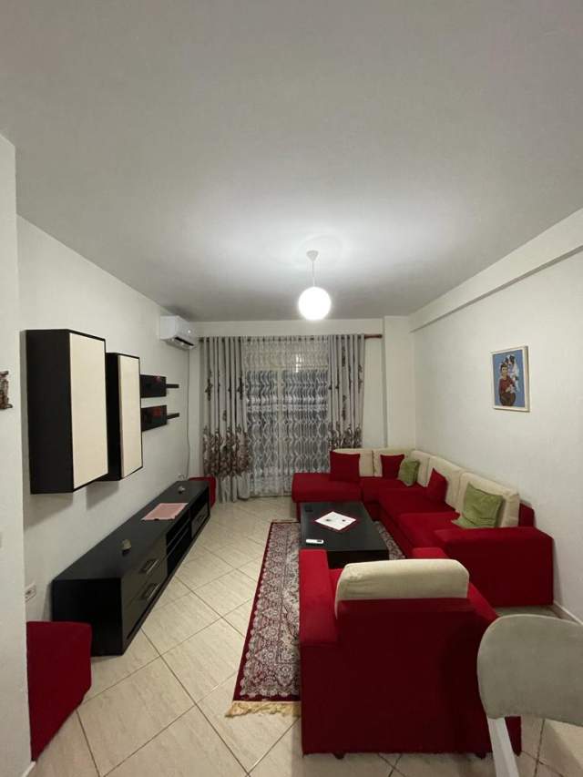 Tirane, jepet me qera apartament 2+1 Kati 2, 100 m² 450 Euro (Don Bosko)