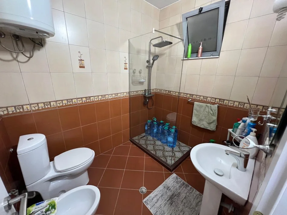 Tirane, shitet apartament 2+1 Kati 6, 108 m² 150.000 € (Rruga tedor keko)