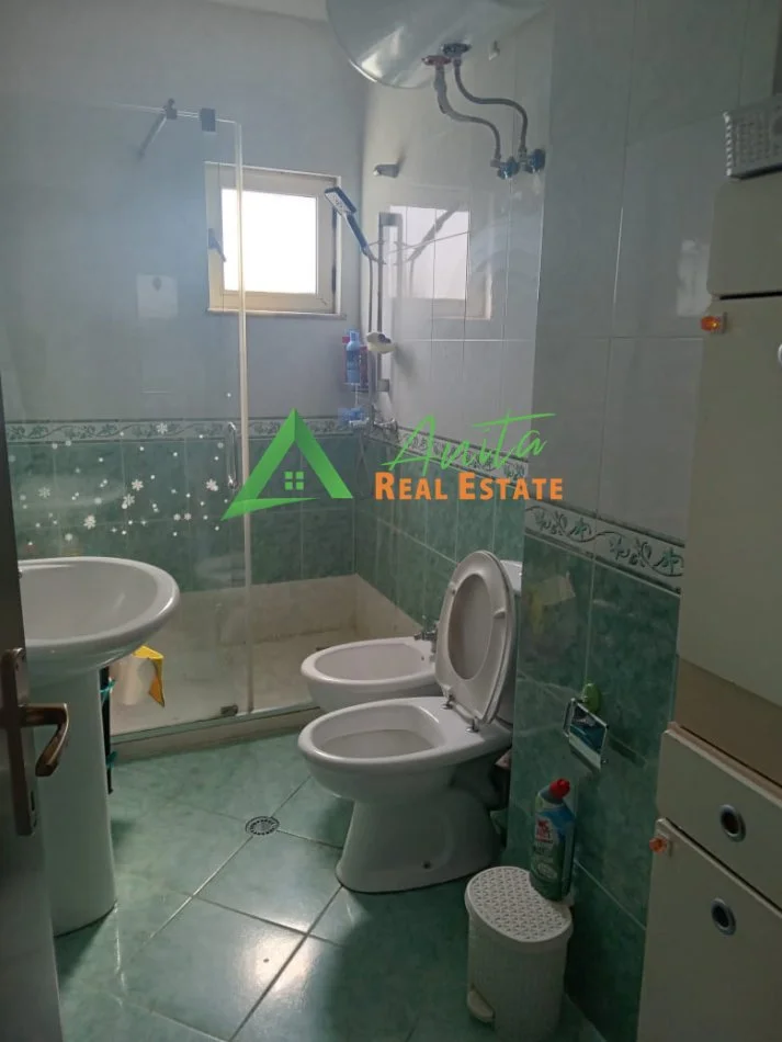 Tirane, jepet me qera apartament 3+1 Kati 6, 81 m² (Fusha e Aviacionit)
