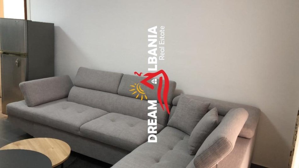 Tirane, jepet me qera apartament 1+1 Kati 4, 62 m² 380 € (shkoze)