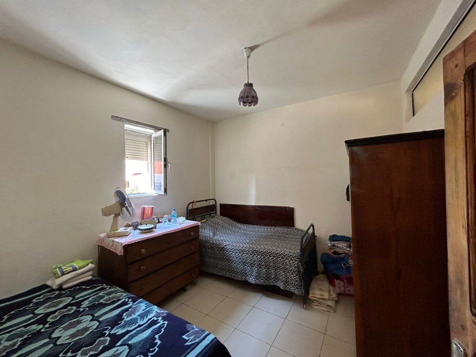Tirane, jepet me qera 2+1 Kati 2, 80 m² 450 € (besim zyna)