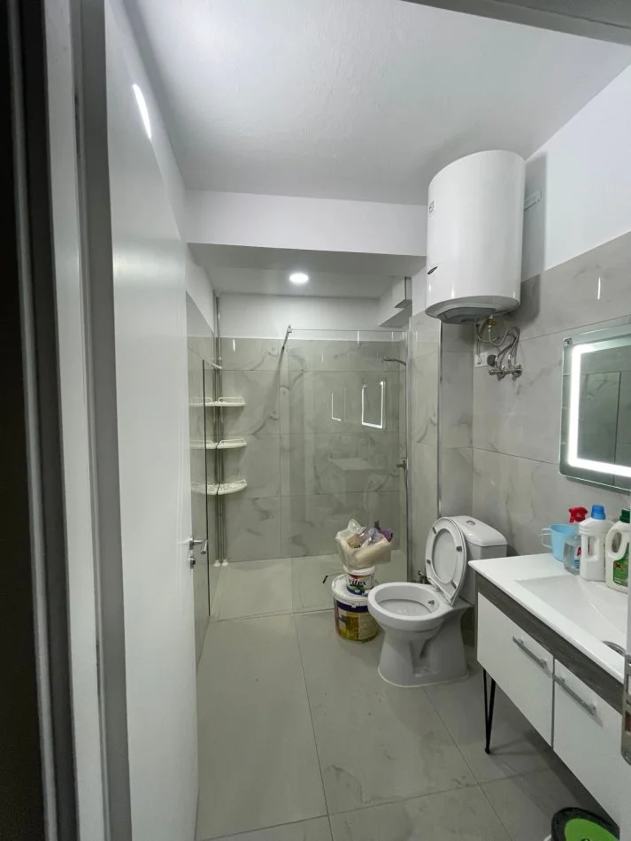 Tirane, jepet me qera apartament 2+1 Kati 2, 80 m² 700 € (Zogu i zi)