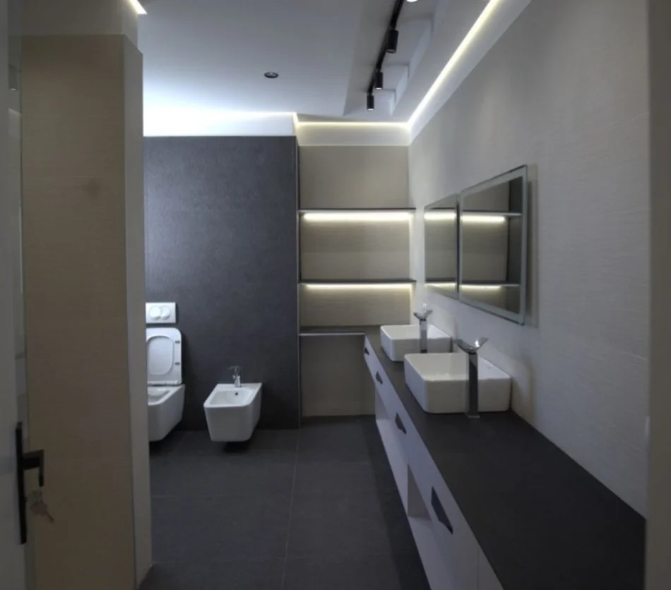 Tirane, jepet me qera Vile 2 Katshe , 650 m² 3.000 € (Petrele)