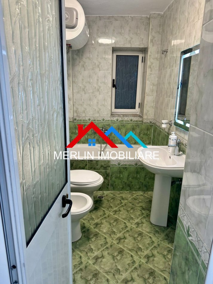 Tirane, jepet me qera apartament 2+1+Ballkon Kati 6, 72 m² 550 € (ALI DEMI)