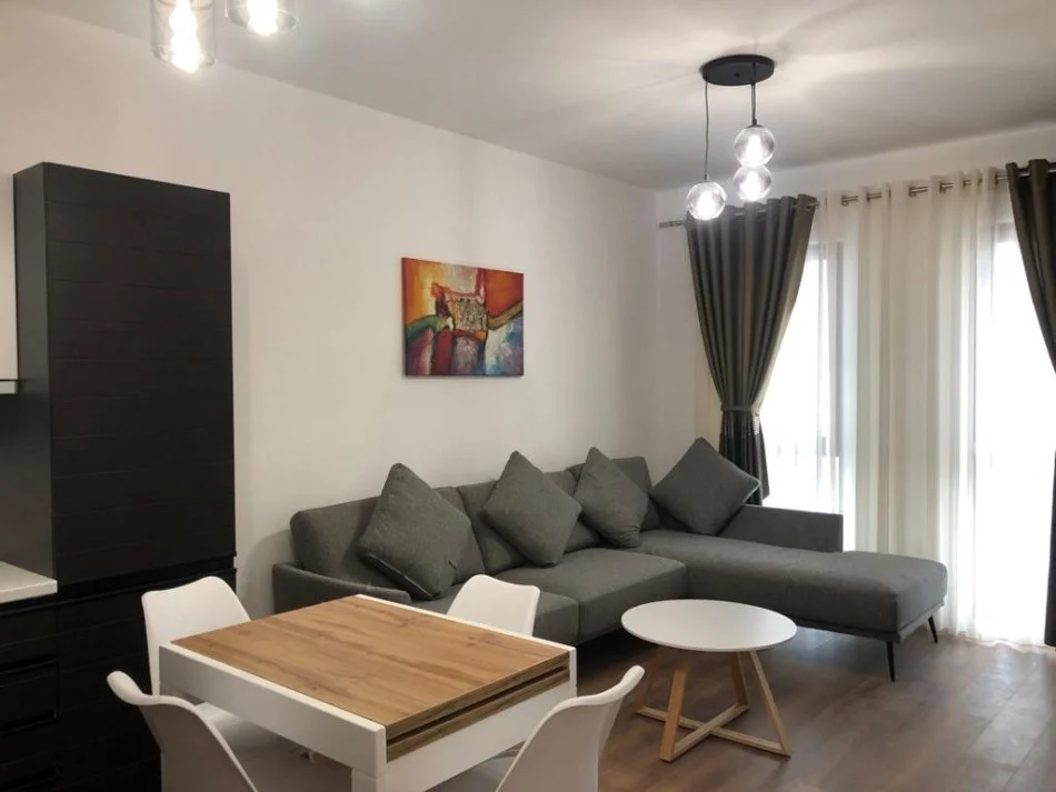 Tirane, jepet me qera apartament 1+1 Kati 6, 63 m² 550 € (Farmacia 10)