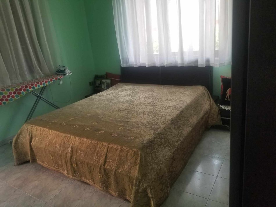 Tirane, shitet Vile 3 Katshe Kati 3, 550 m² 429.000 € (Fresku)