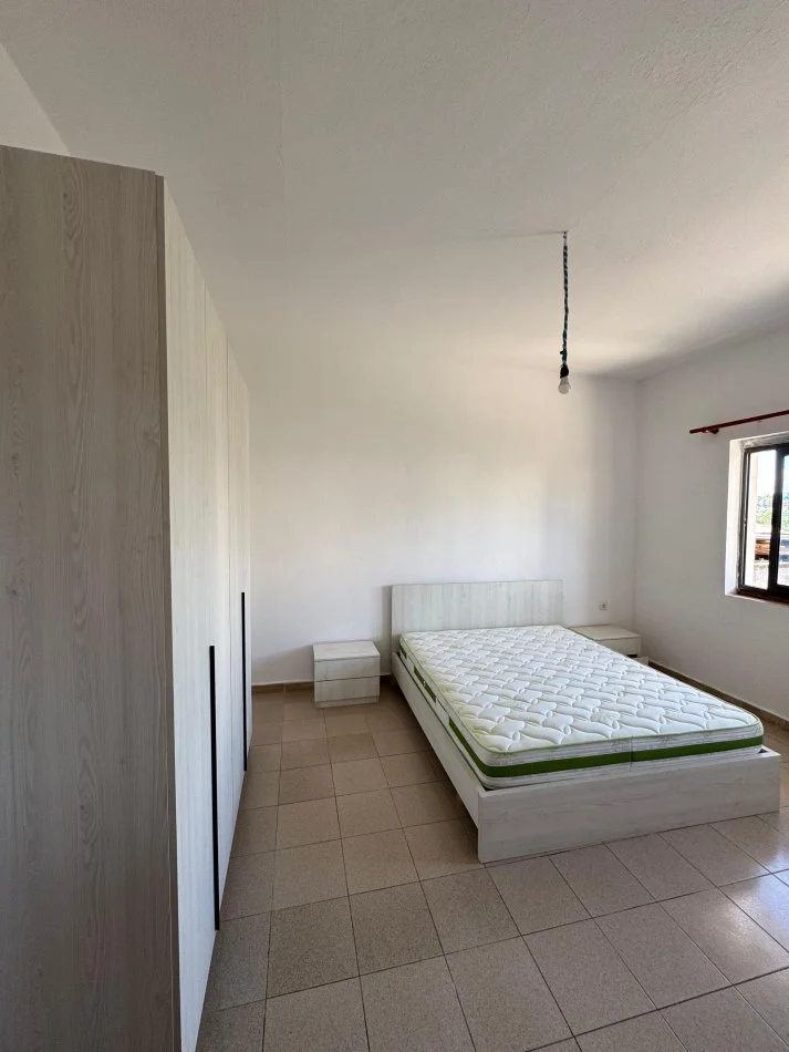 Tirane, jepet me qera apartament 2+1+Parkim, Kati 1, 100 m² 250 €