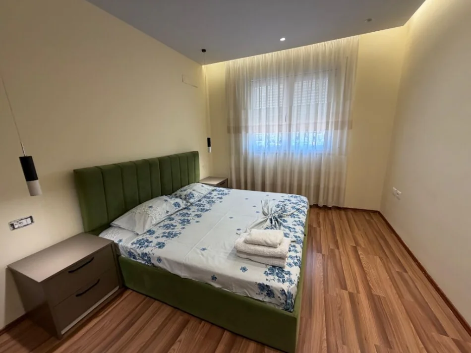 Tirane, jepet me qera apartament 1+1+Ballkon Kati 5, 65 m² 450 € (ASTIR VILA L2)