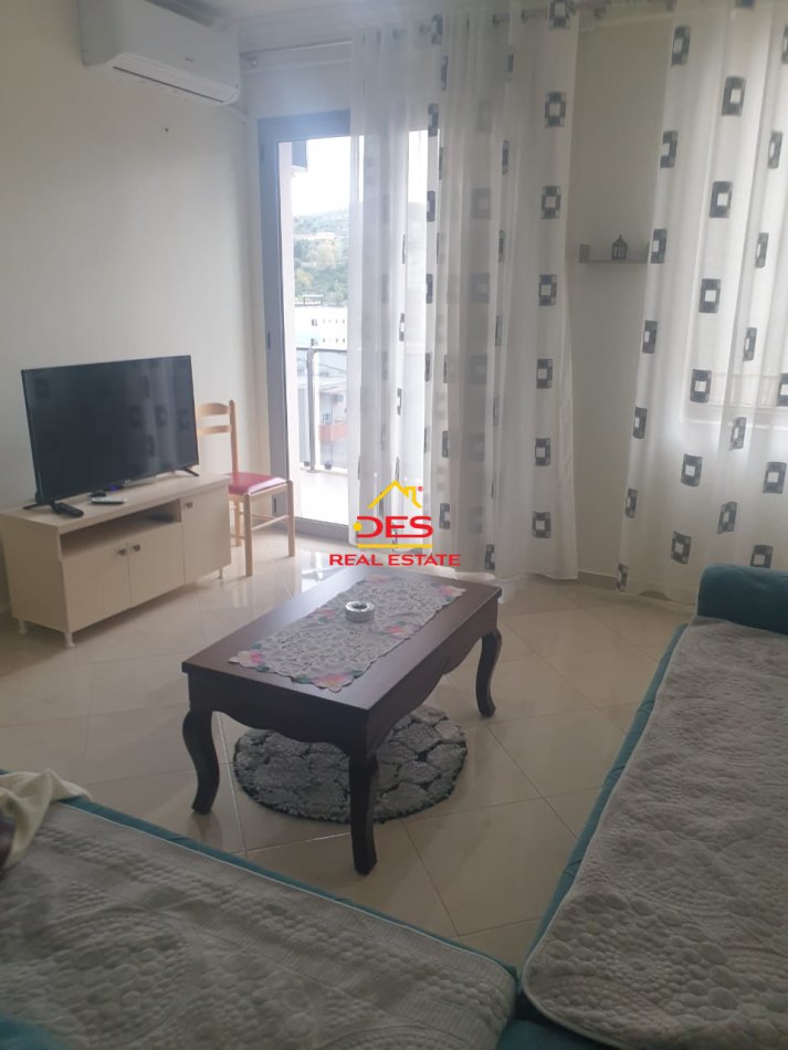 Vlore, jepet me qera apartament 2+1+Ballkon Kati 6, 100 m² 500 € (Rruga Sadik Zotaj)