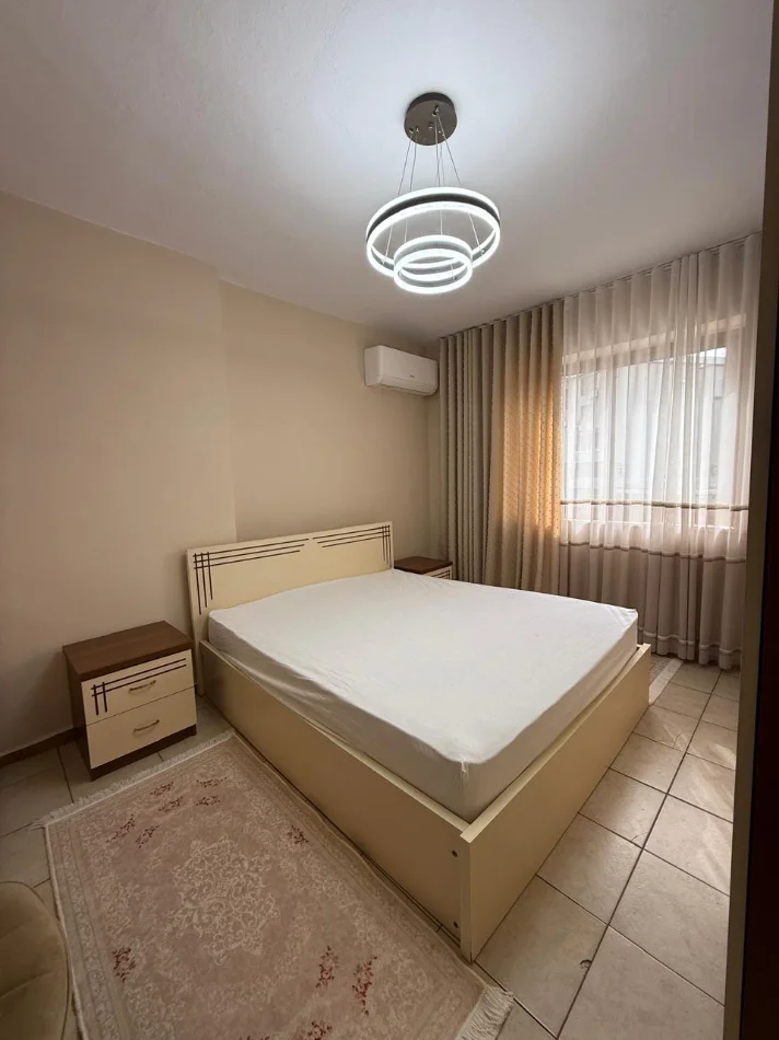 Tirane, jepet me qera apartament 1+1 Kati 3, 65 m² 550 € 