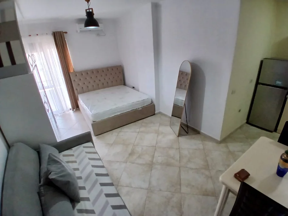 Tirane, jepet me qera garsonier Kati 3, 40 m² 500 € (Rruga e Barrikadave)