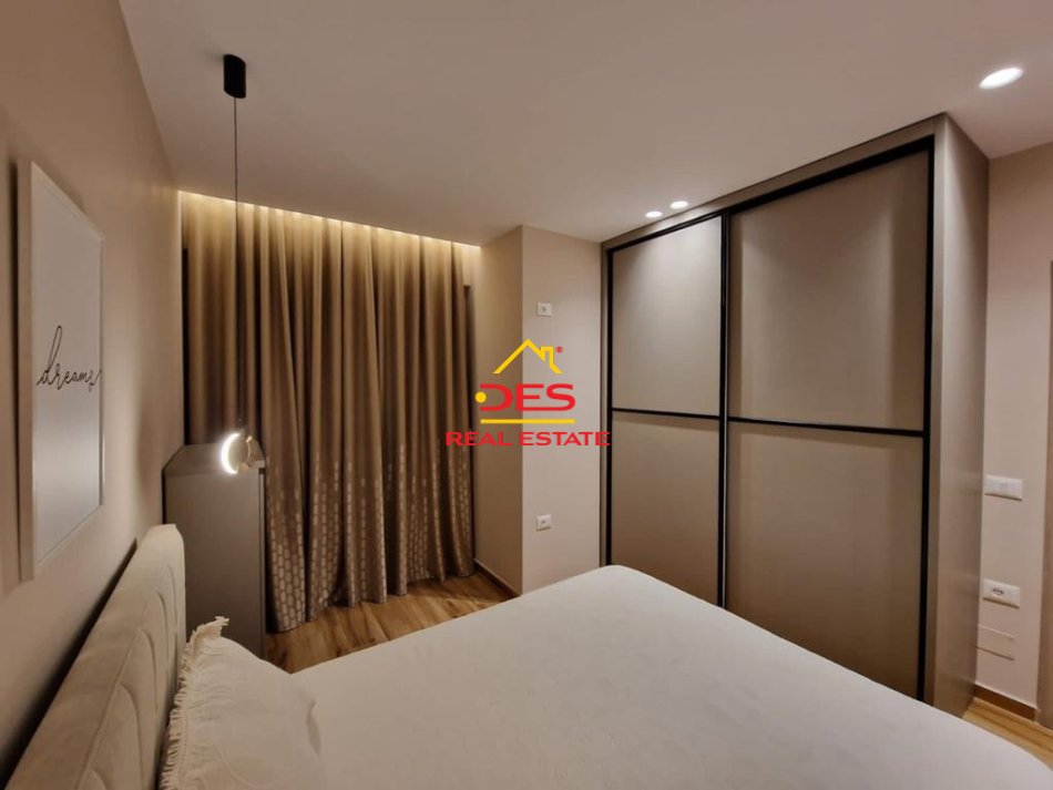 Vlore, jepet me qera apartament 1+1+Ballkon Kati 3, 70 m² 400 € (Rruga Gjergj Arianiti)