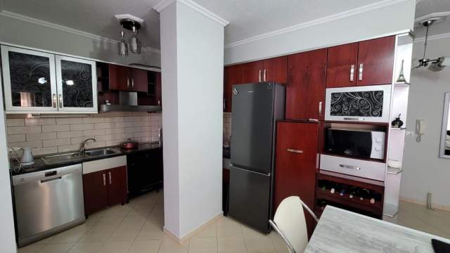 Tirane, jepet me qera apartament 2+1+BLK Kati 3, 110 m² 350 Euro (rruga Muhamet Deliu)
