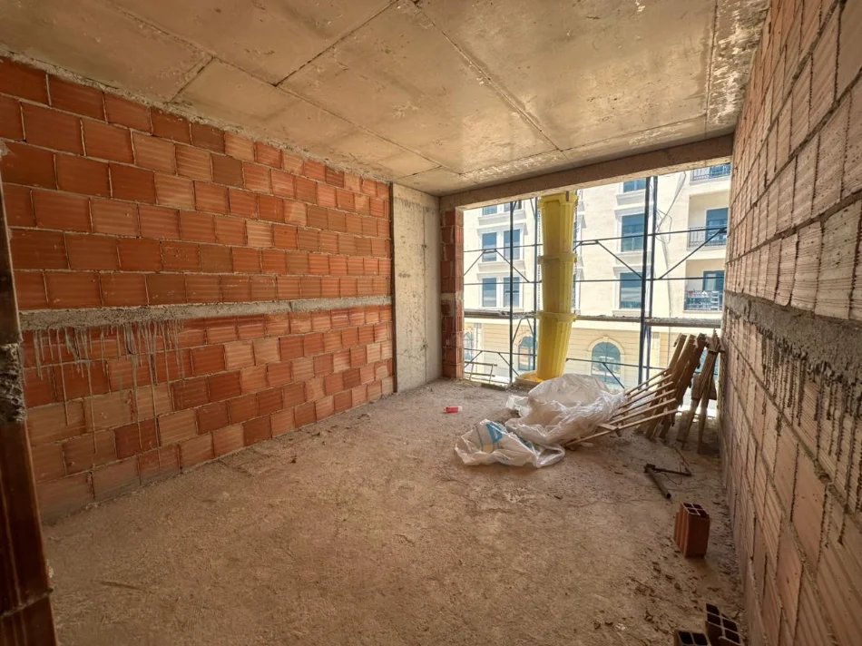 Tirane, shitet apartament 1+1+Aneks Kati 3, 77 m² 143.000 € (Rruga Gjon Krisli)