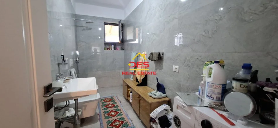 Vlore, jepet me qera shtepi 1+1+Ballkon Kati 2, 85 m² 350 € (Rruga Sali Bedini)