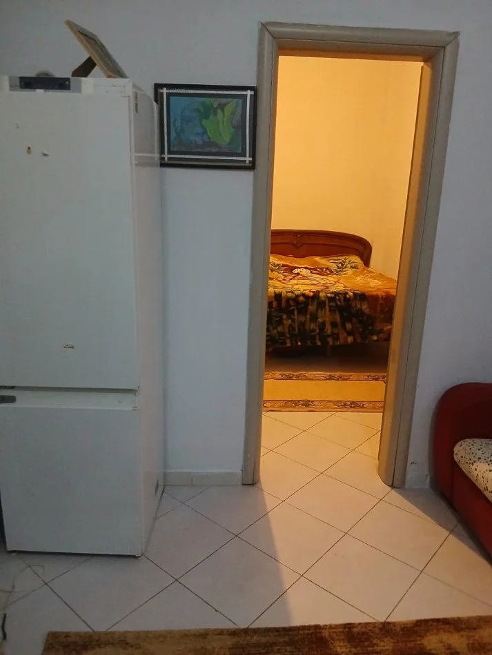 Tirane, jepet me qera apartament 1+1 Kati 1, 50 m² 420 € (Selvia , prane supermarket xhangolli)