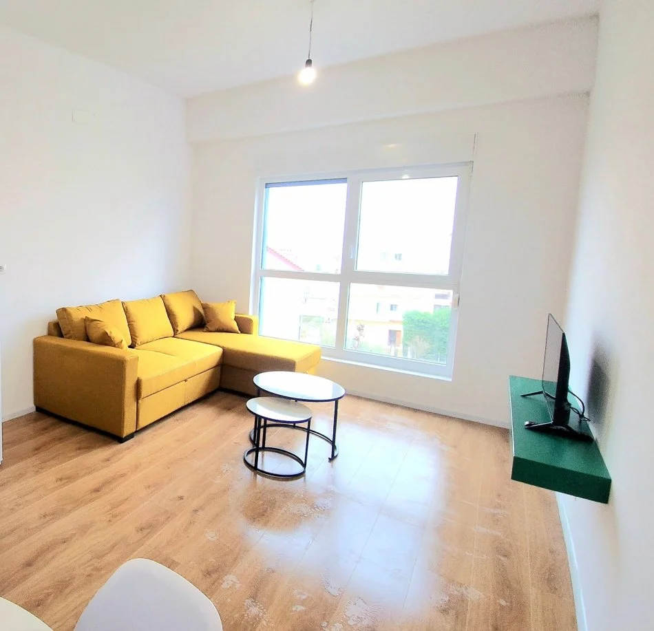 Tirane, jepet me qera apartament 1+1 Kati 2, 65 m² 450 € (Kompleksi Kaimi)