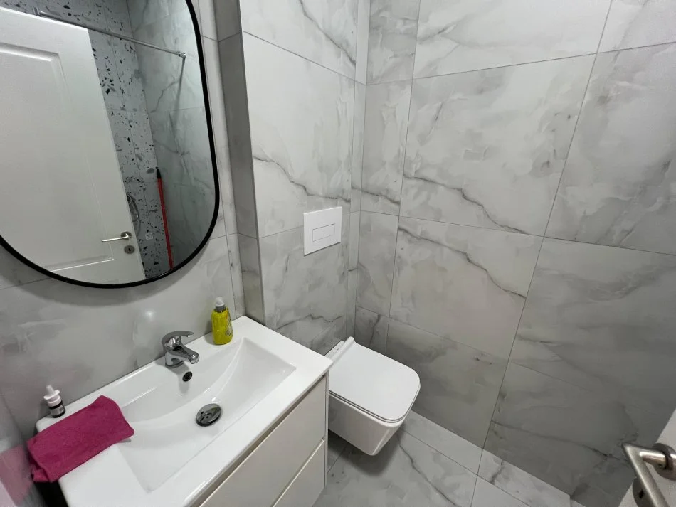 Tirane, jepet me qera apartament 1+1 Kati 9, 72 m² 650 € (rruga Feizi Himzo)