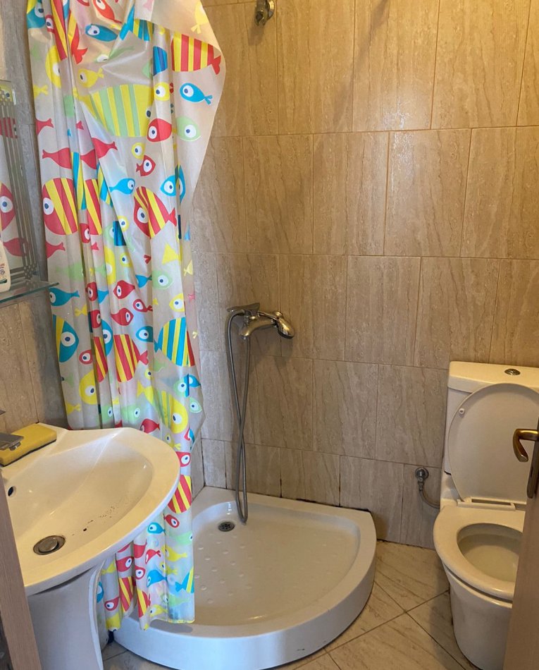 Tirane, jepet me qera apartament 2+1+Ballkon Kati 6, 120 m² 500 € (Ali Dem)