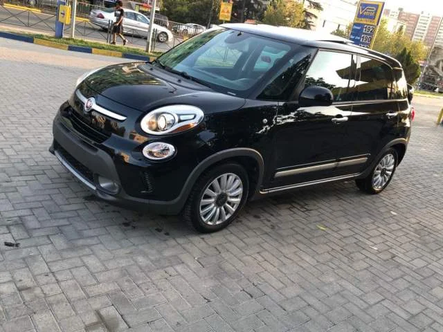 Tirane, shes makine Fiat 500 L trekking full panoramik Benzin+Gaz, e zeze automatik 9.700 €