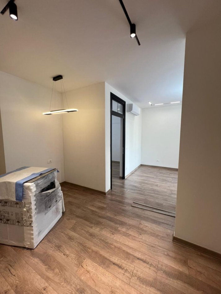 Tirane, shes apartament Kati 4, 77 m² (Rruga e Elbasanit)