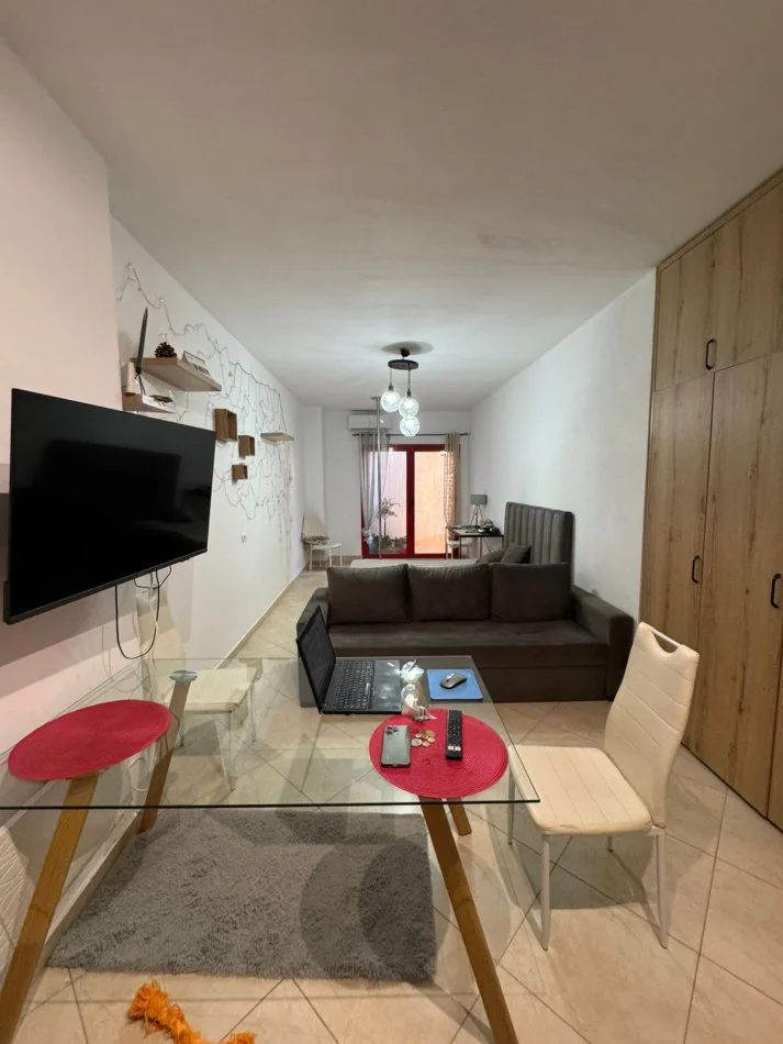 Durres, shitet garsonier 1+1 Kati 1, 65.000 € (Lagja 13 Durres)