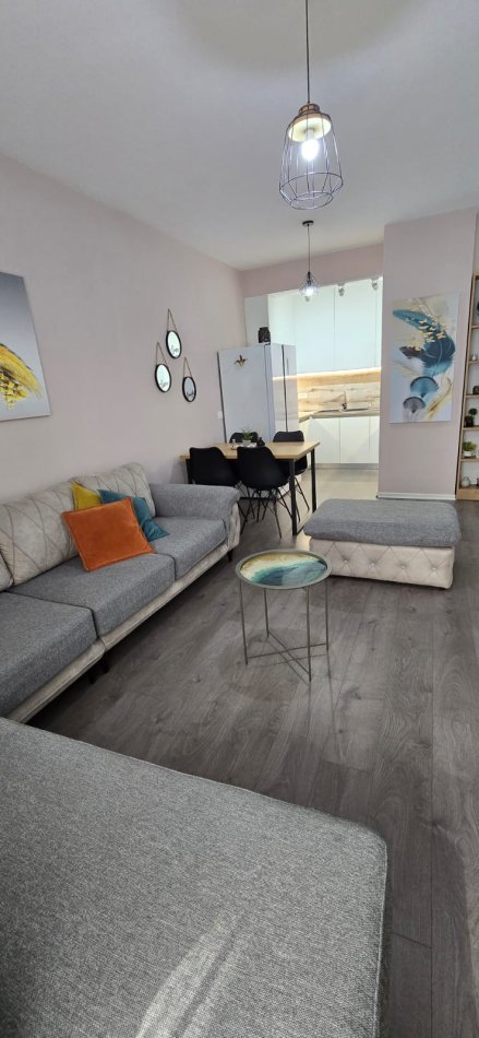 Tirane, jepet me qera apartament 1+1+Ballkon Kati 4, 75 m² 550 € 