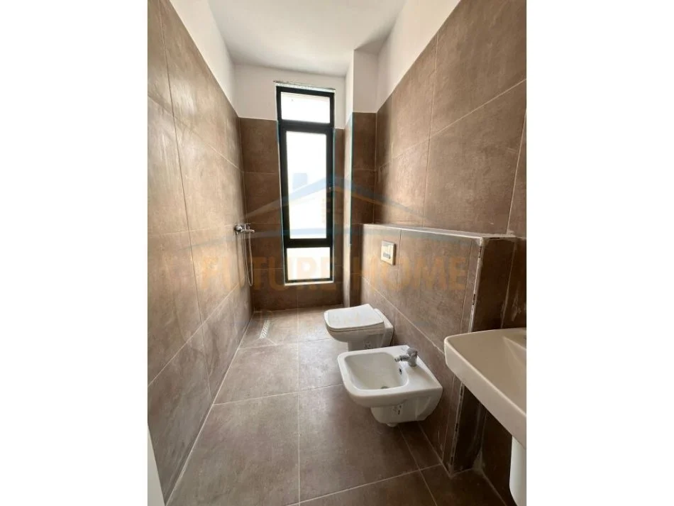 Tirane, shitet apartament 1+1+Ballkon Kati 1, 71 m² 95000€ (Dogana 20)