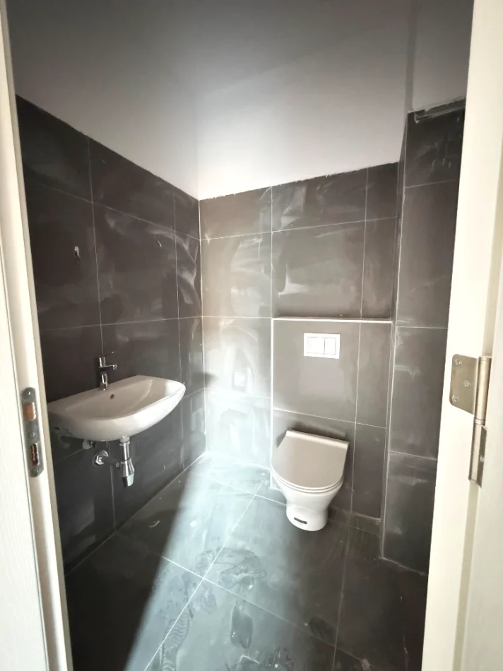 Tirane, shes apartament 2+1+Ballkon Kati 4, 99 m² 282.000 € (Xhamlliku) MLS # 530581001-94