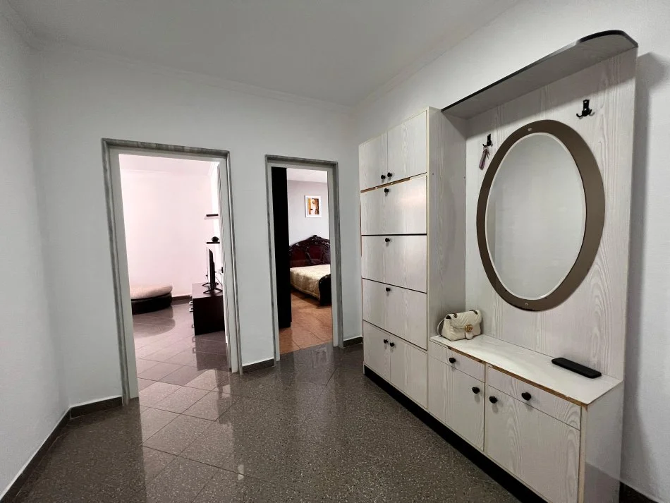 Tirane, jepet me qera apartament 2+1 Kati 5, 75 m² 500 € (Petro nini Luarasi)