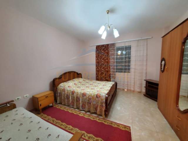 Tirane, jepet me qera apartament Kati 1, 120 m² 350 Euro (Shkolla e Bashkuar)