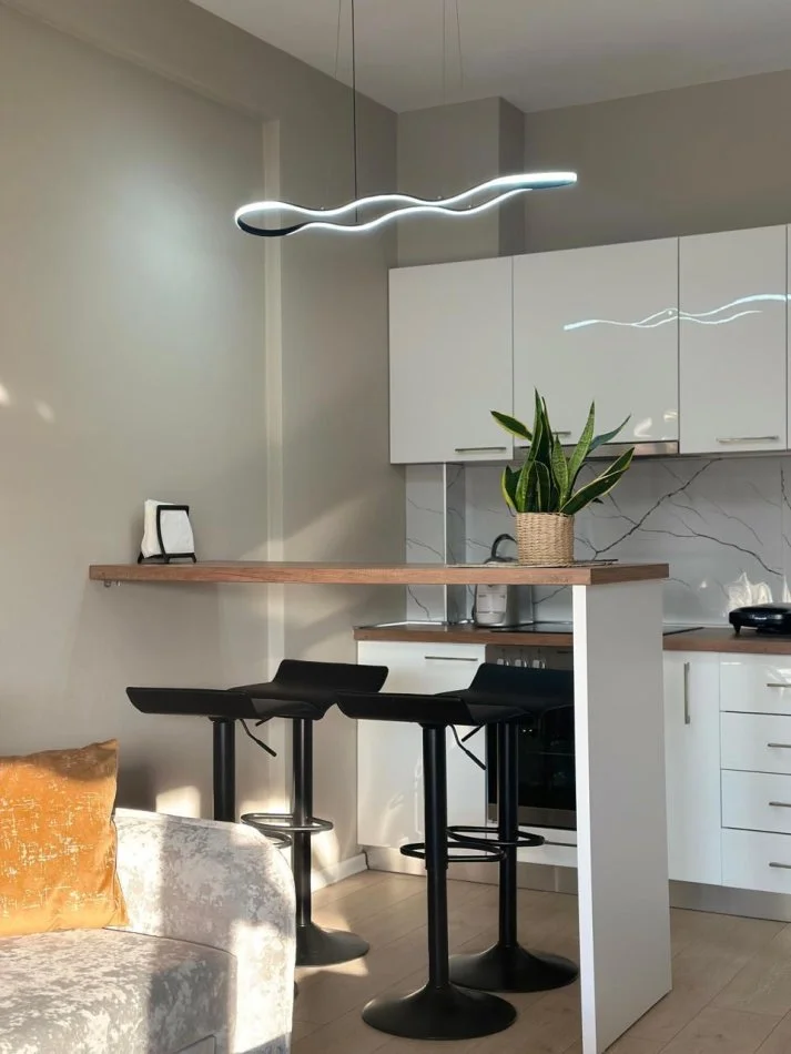 Tirane, jepet me qera apartament 1+1 Kati 6, 65 m² 650 € (Shkolla e Baletit)