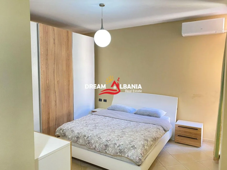 Tirane, jepet me qera apartament 2+1 Kati 10, 103 m² 900 € (9 katshet)