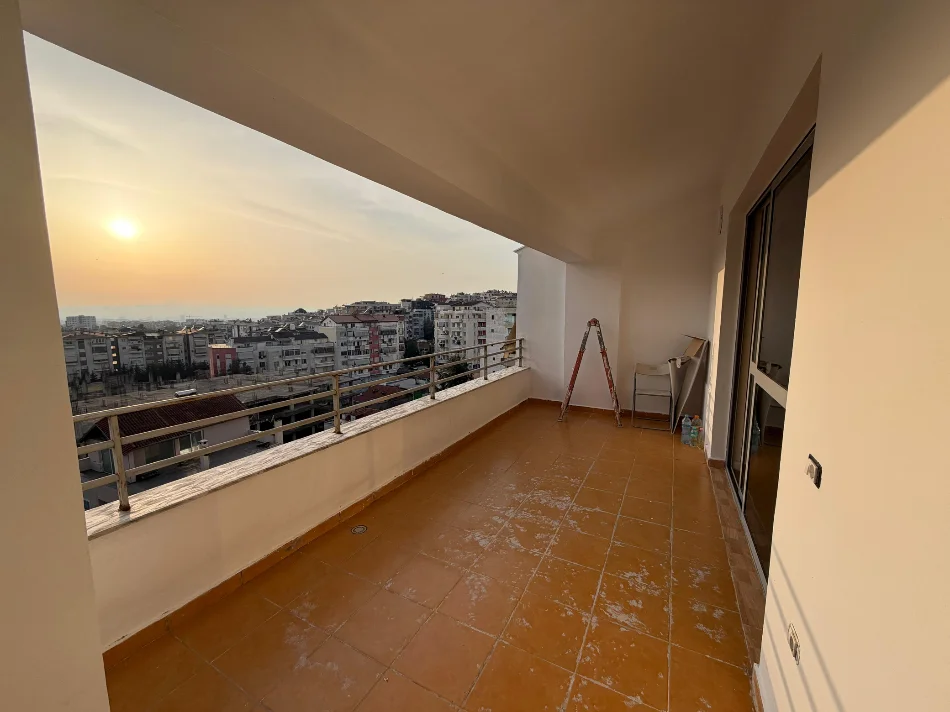 Tirane, shitet apartament 2+1+Ballkon Kati 7, 128 m² 137.000 € 